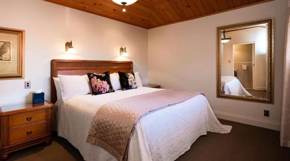 Garden View Lodge Suite at On The Point Lake Rotorua