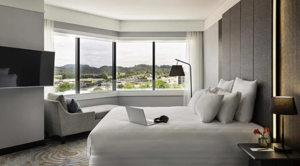 Deluxe Executive King Room with Lake View at Pullman Rotorua