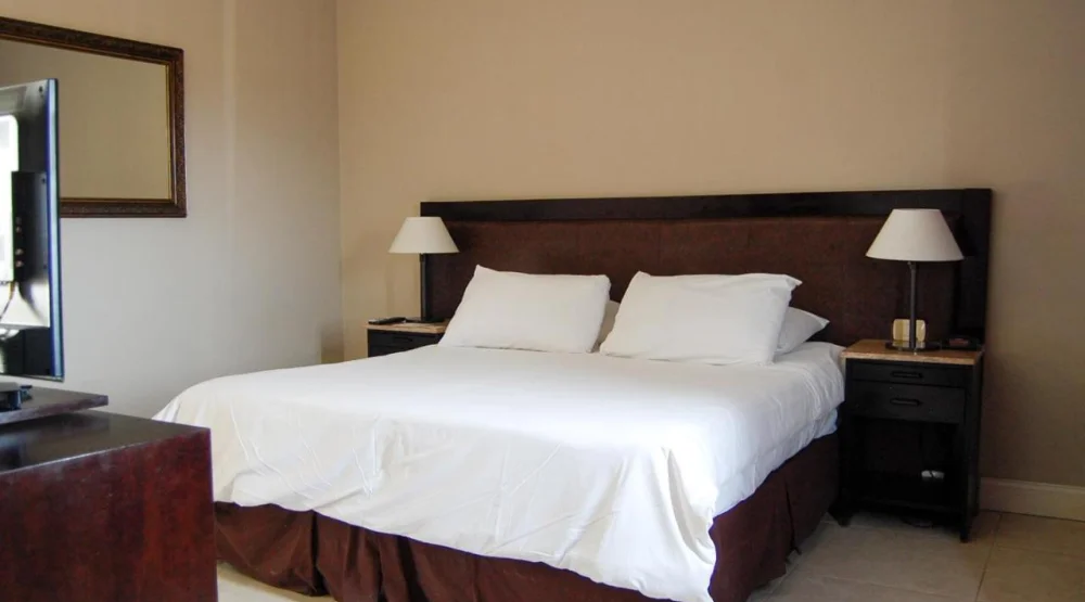 Resort King Guest Room with One Queen Bed at Auberge Du Vin a Tribute Portfolio Hotel