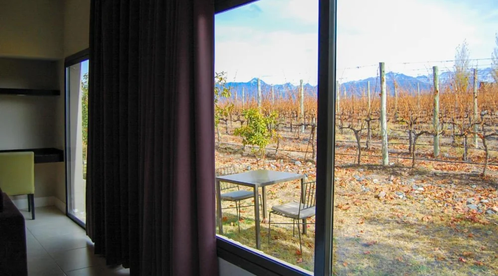 Grand King Guest Room with One King Bed and Sofa Bed at Auberge Du Vin a Tribute Portfolio Hotel