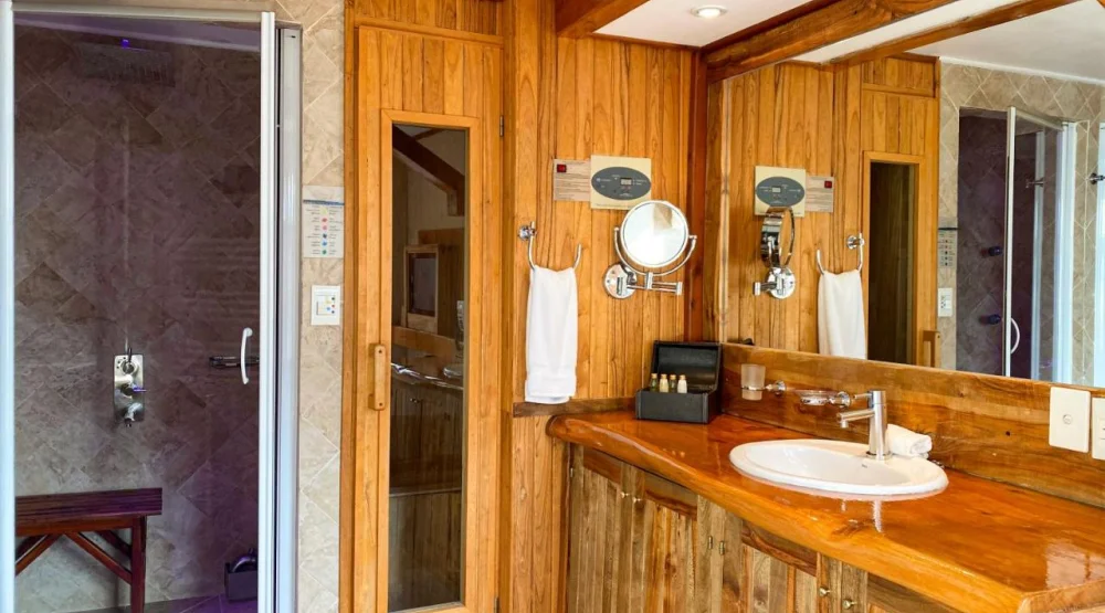 Deluxe Suite with Private Spa at Charming Luxury Lodge & Private Spa