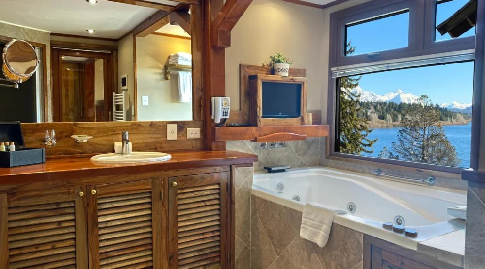 Three Suite Apartment with Sauna at Charming Luxury Lodge & Private Spa