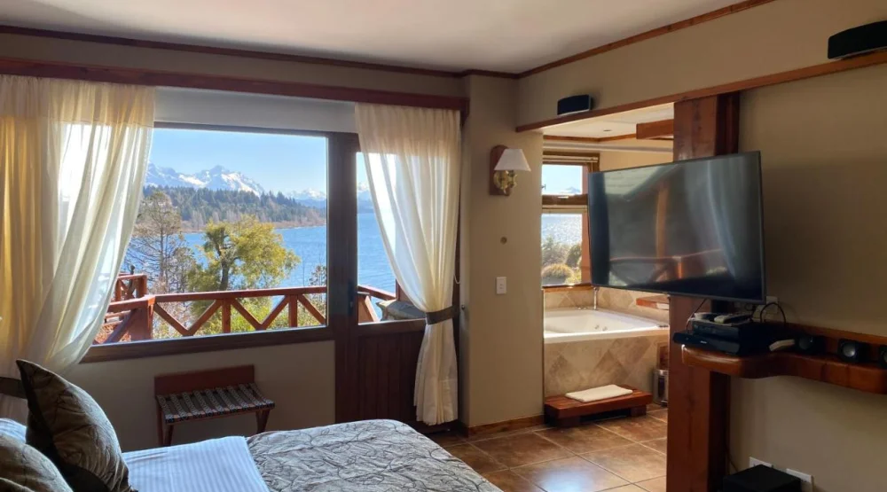 One Suite Apartment with Sauna at Charming Luxury Lodge & Private Spa
