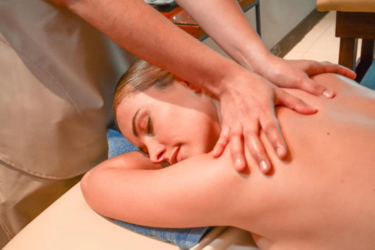 Diplomatic Hotel - Hotel Photo 13