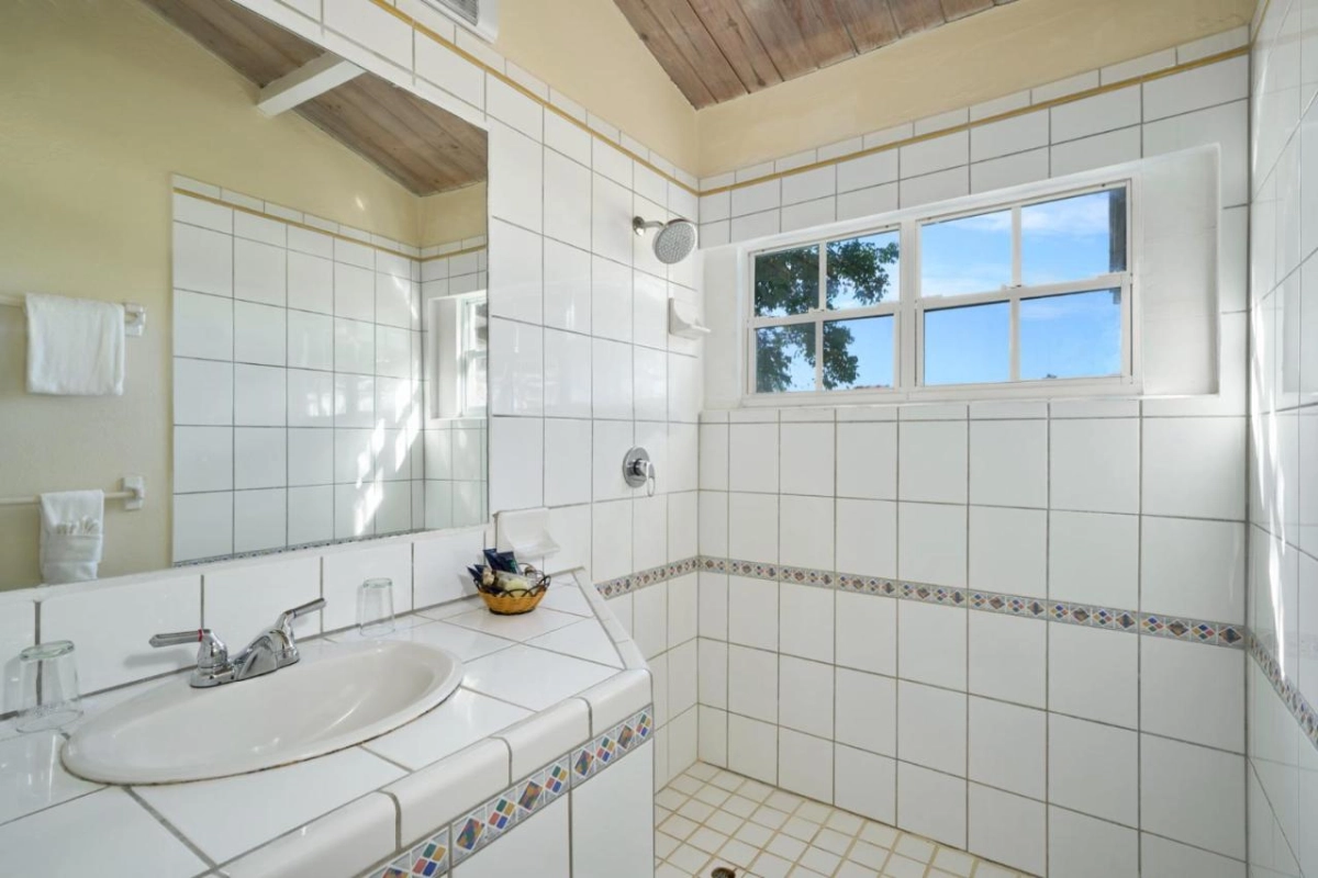 Hawksbill - Hotel Photo 9