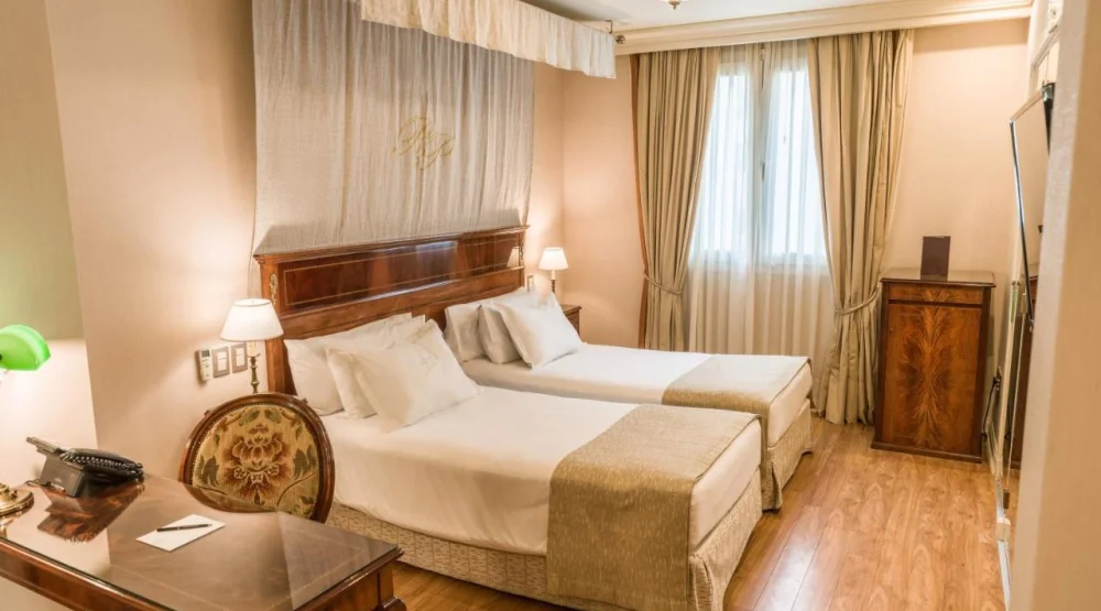 Melia Room King Bed at Melia Recoleta Plaza