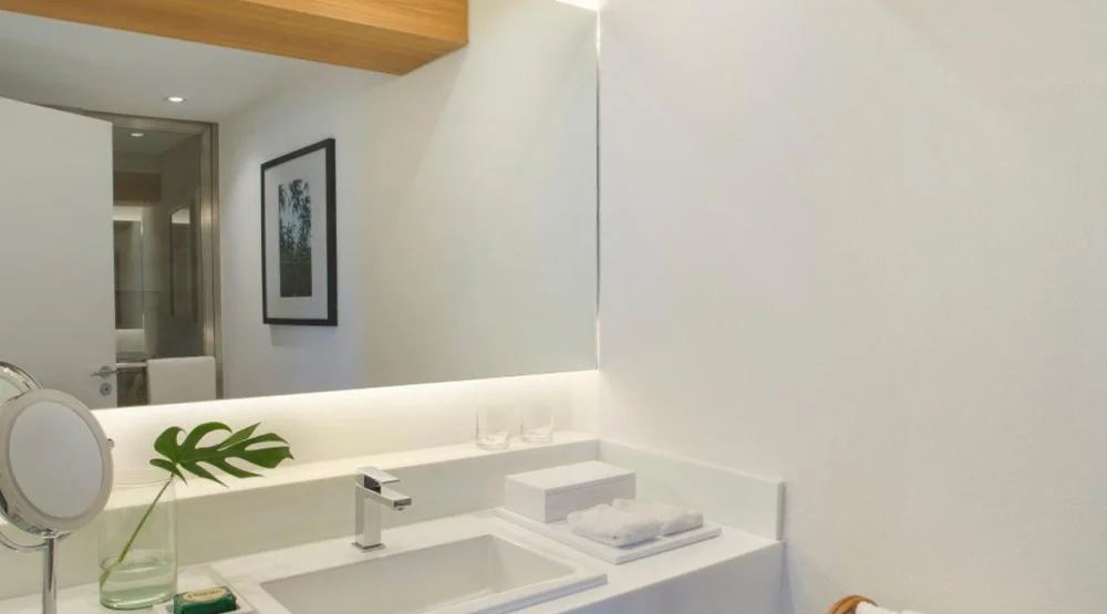 King Suite with Ocean View at Janeiro Hotel