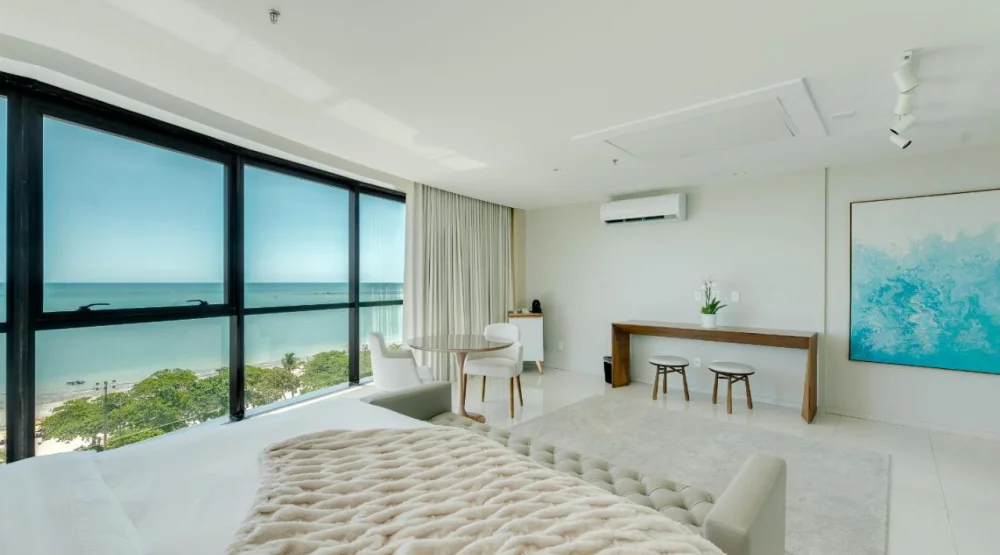 King Suite with Sea View at Meridiano Hotel