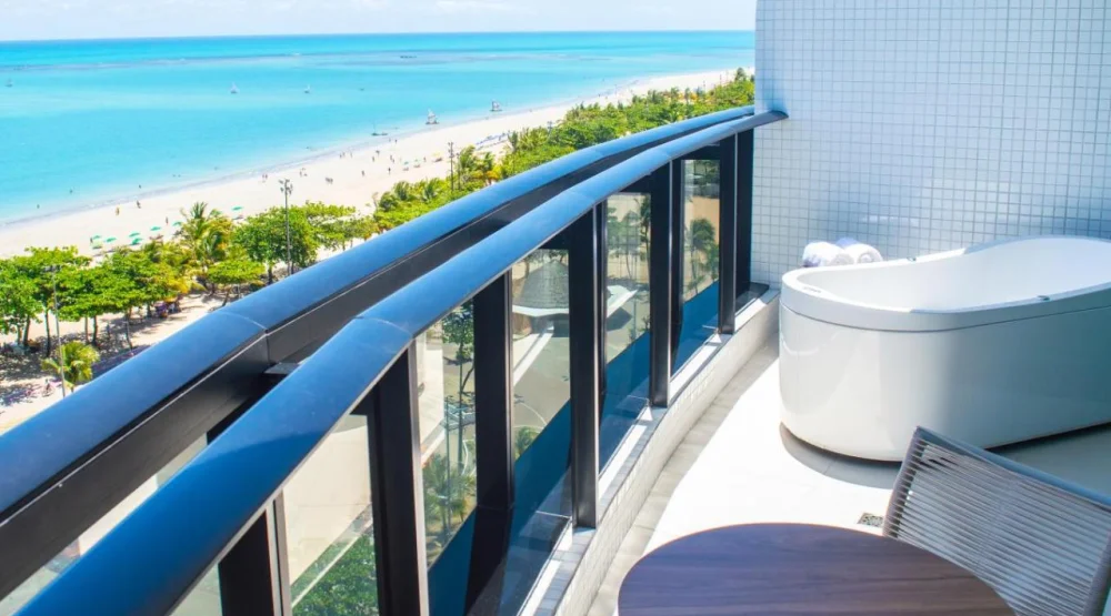 King Suite with Sea View at Meridiano Hotel