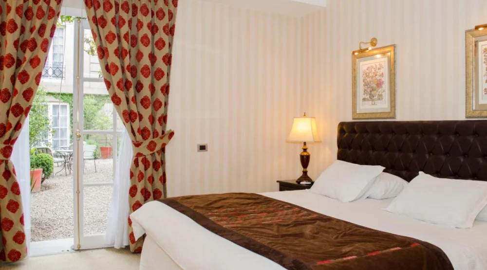 Deluxe King Room at Le Reve Santiago