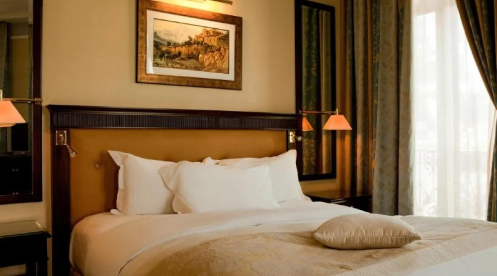 Classic Room - Queen at Royal Hotel Oran