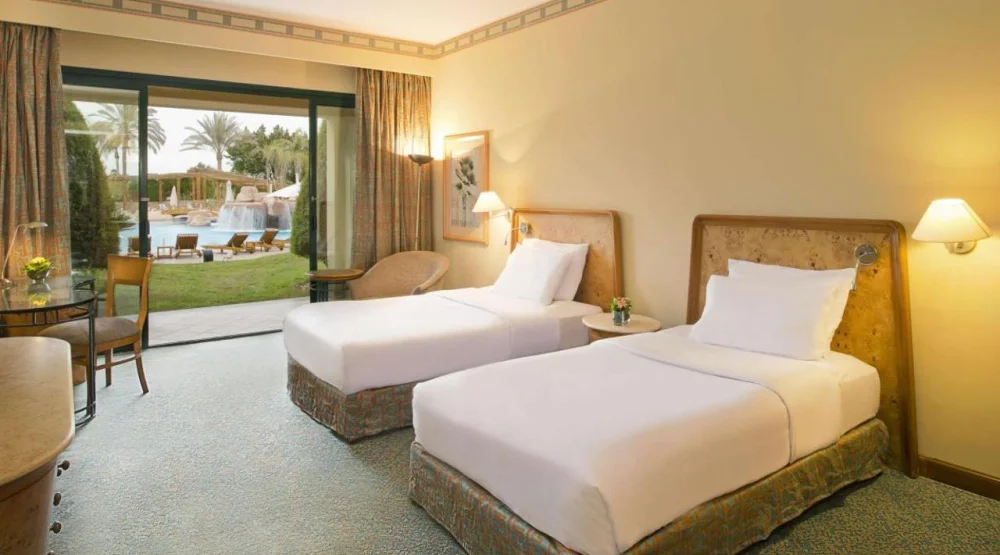 Twin Room - Pool Floor at Hilton Pyramids Golf