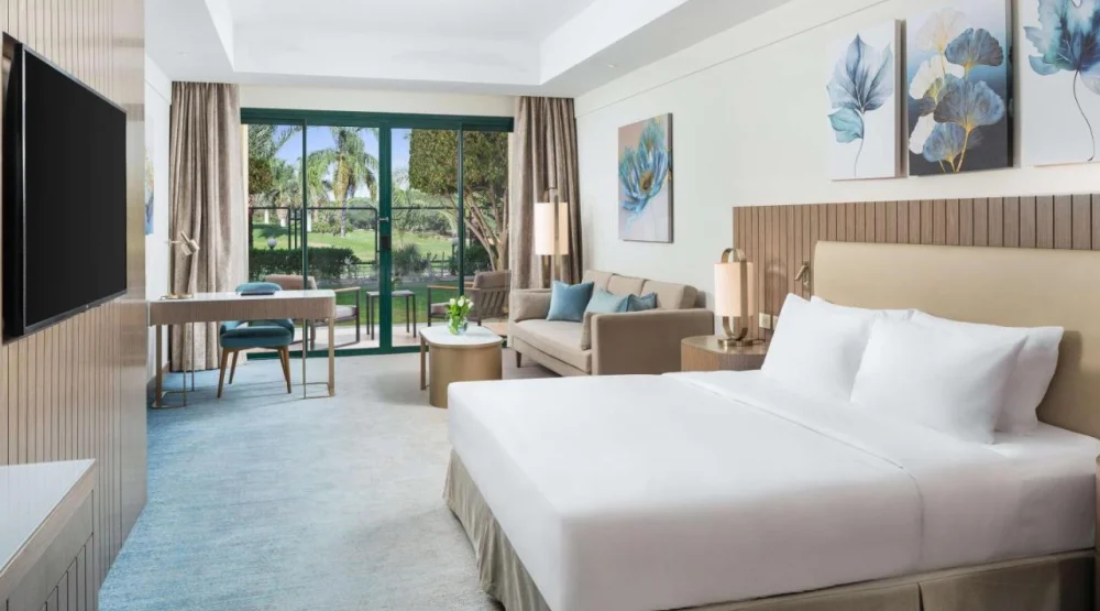 Executive Premier King Room at Hilton Pyramids Golf