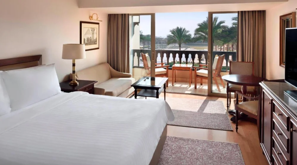Deluxe Garden View Room, Guest Room, One King, Garden View, Balcony at Marriott Mena House Cairo