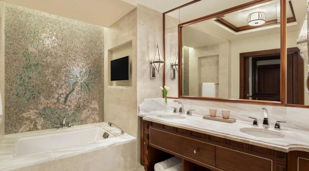 St. Regis Suite, One Bedroom Larger Suite, One King, River View at The St. Regis Cairo