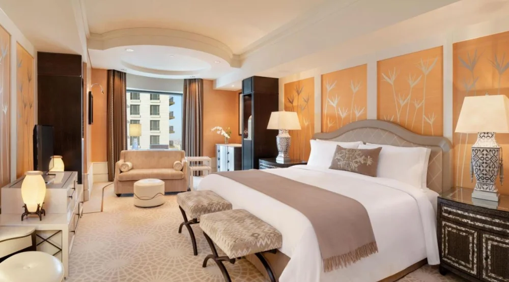 Deluxe Partial Nile View, Guest Room, One King at The St. Regis Cairo