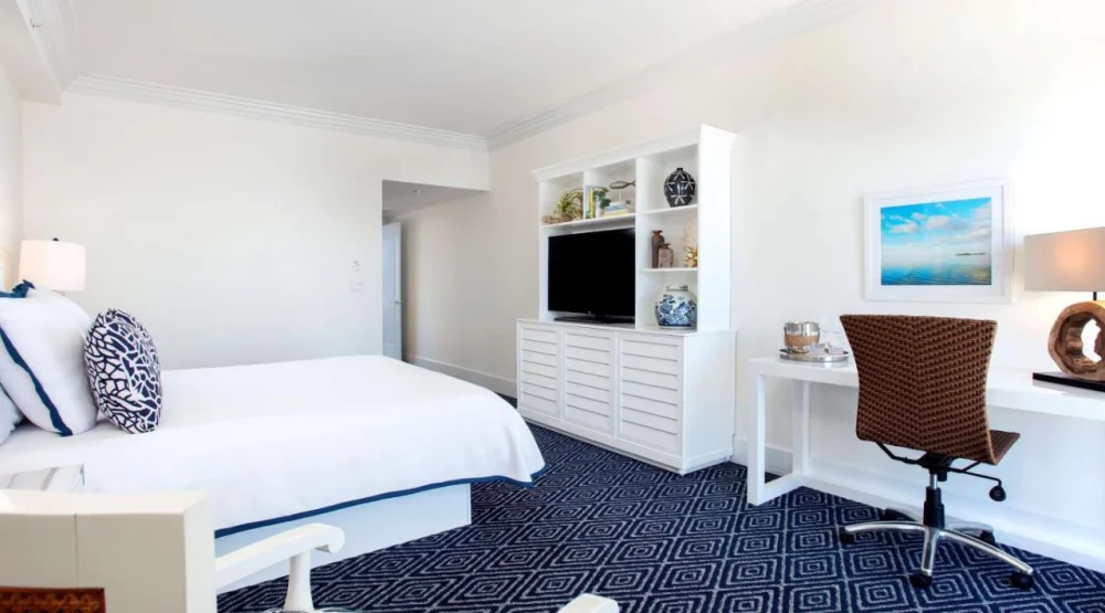 King Suite with Partial Ocean View and Balcony at Oceans Edge Key West Hotel & Marina