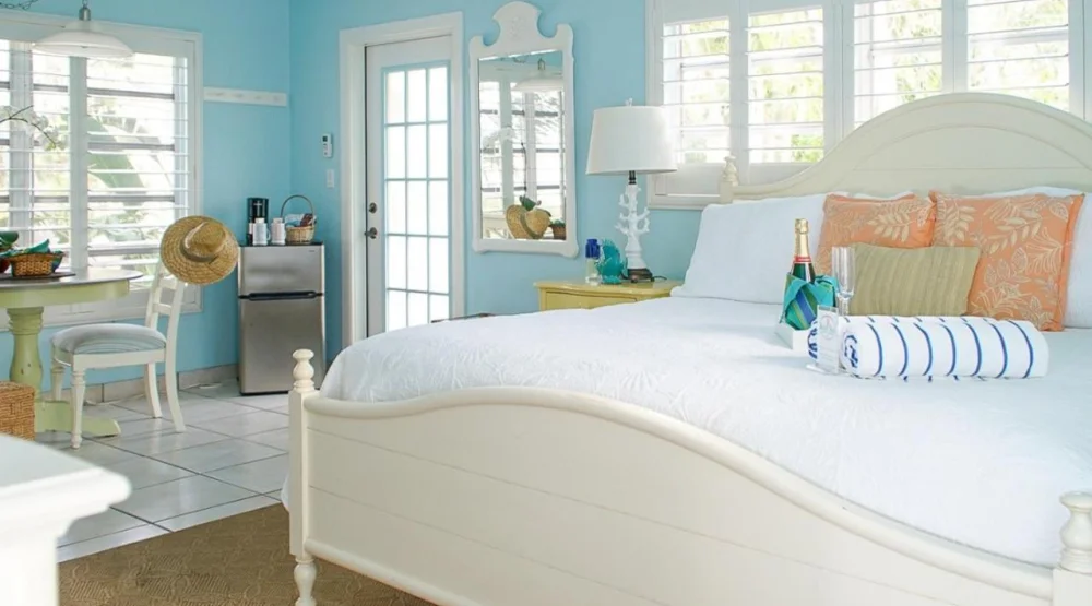 King Room at Kona Kai Resort & Gallery