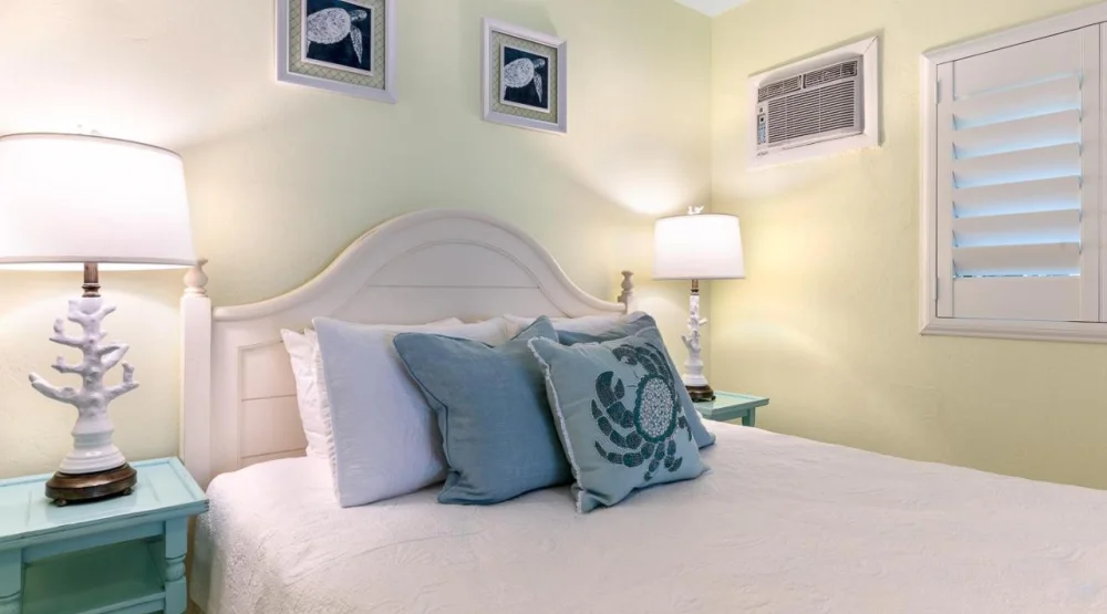 Deluxe Suite at Kona Kai Resort & Gallery