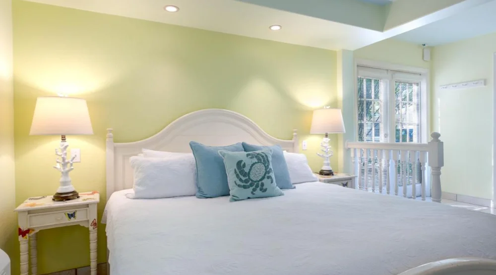 Deluxe Room at Kona Kai Resort & Gallery