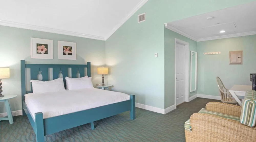 Tropical Garden King Guestroom at Tranquility Bay Beachfront Resort