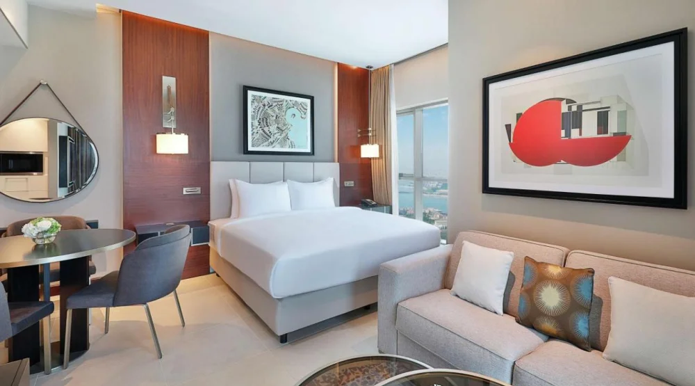 King Deluxe Studio, High Floor with Balcony at Hilton Doha The Pearl
