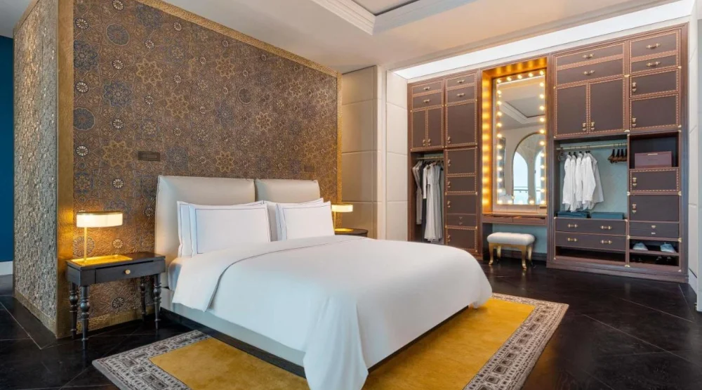 Crescent Signature Suite at Raffles Doha