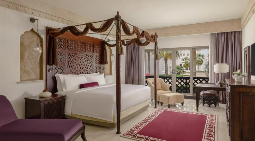 King Resort View Suite, One Bedroom Suite, One King, Balcony at Sharq Village & Spa a Ritz-Carlton Hotel