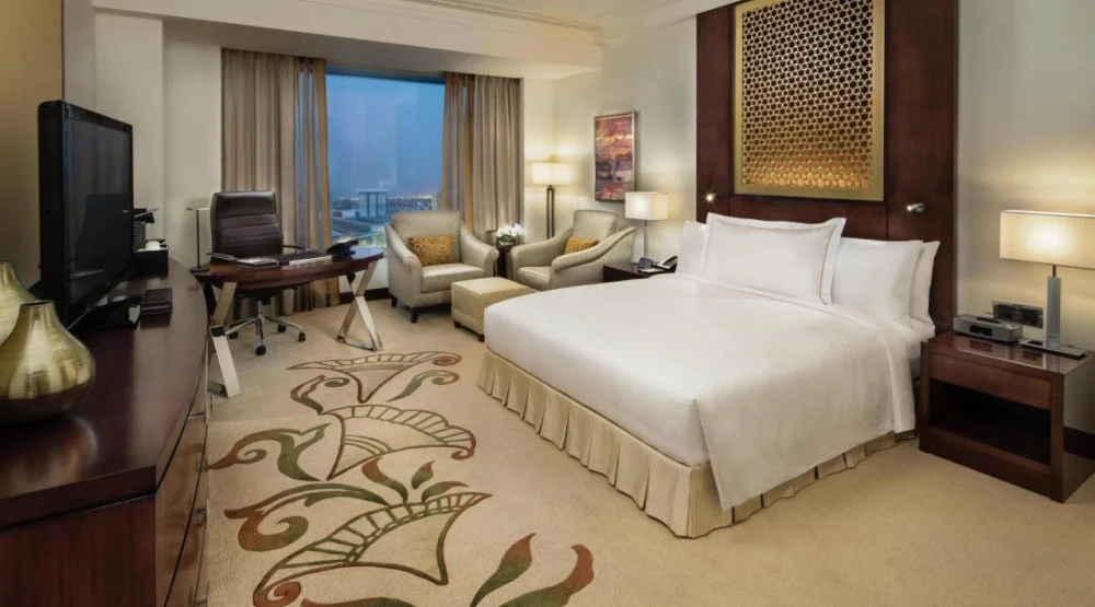 Deluxe King Room with Skyline View at Conrad Dubai