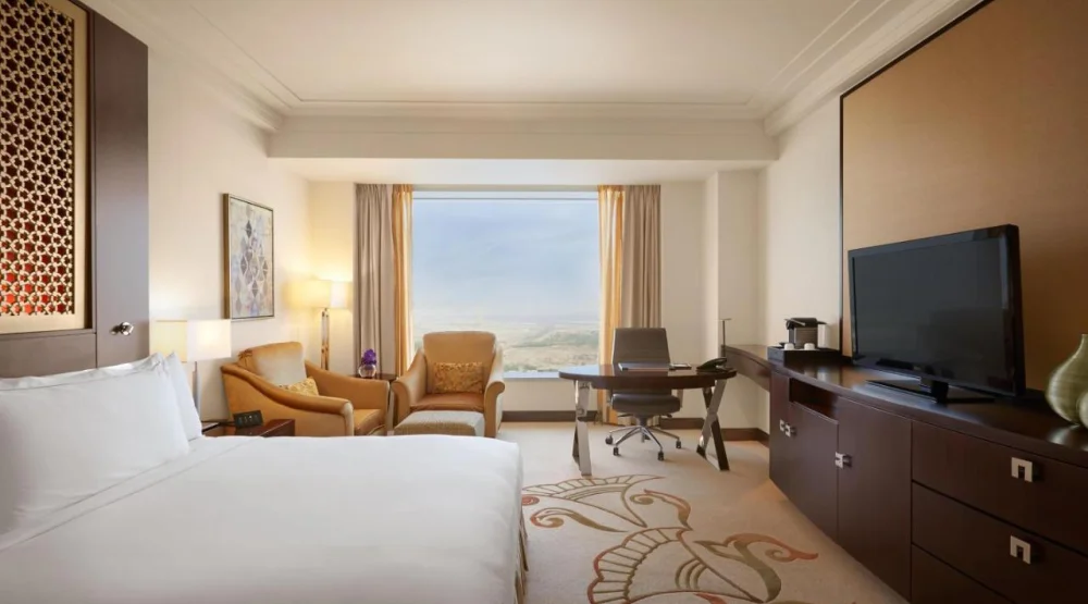 Deluxe King Room with Sea View at Conrad Dubai