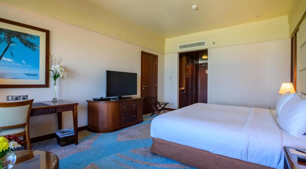 Deluxe King Room with Sea View at Danat Jebel Dhanna Resort