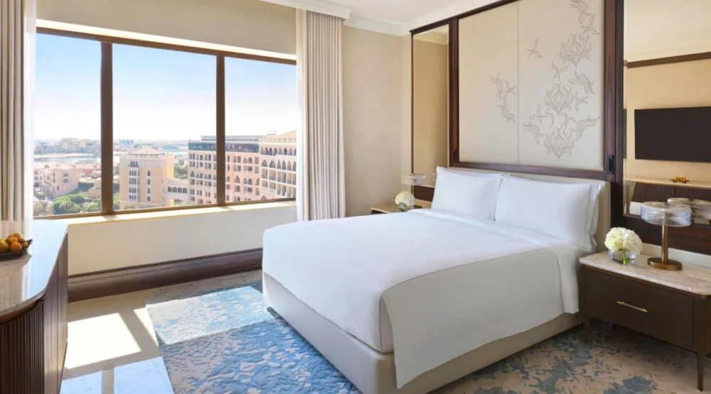 Junior Suite, One Bedroom Junior Suite, One King at The Ritz-Carlton Abu Dhabi Grand Canal