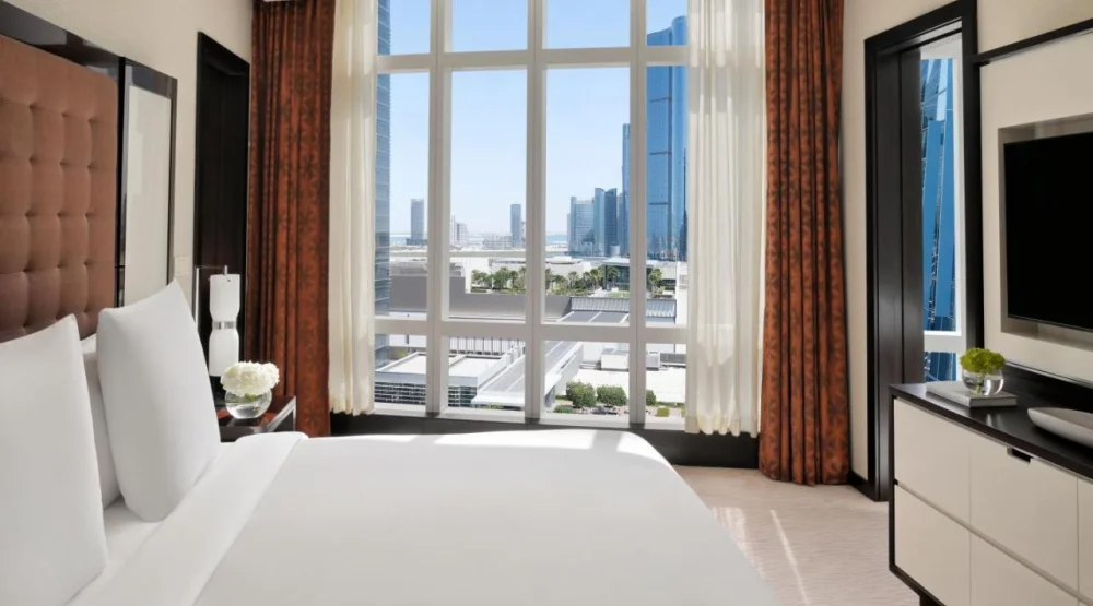 Deluxe Suite - Skyline View at Rosewood Abu Dhabi