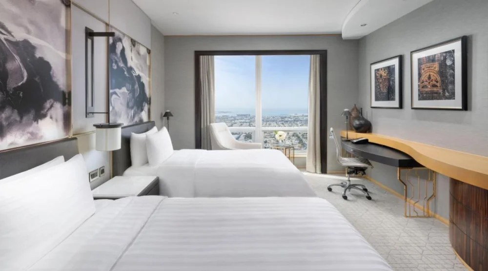 Deluxe Twin Room with Sea View at Shangri-La Dubai