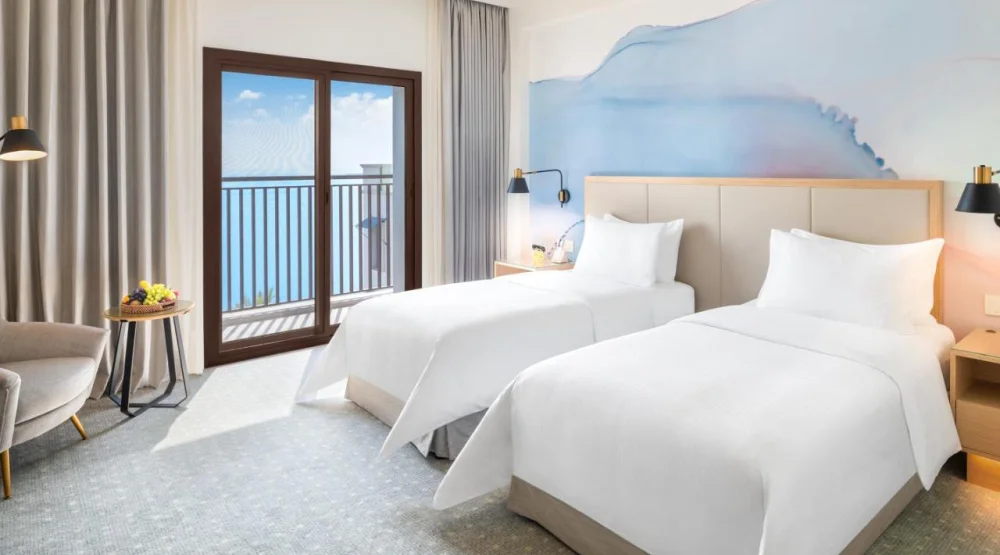 Deluxe Twin Room with Sea View at Vida Beach Resort