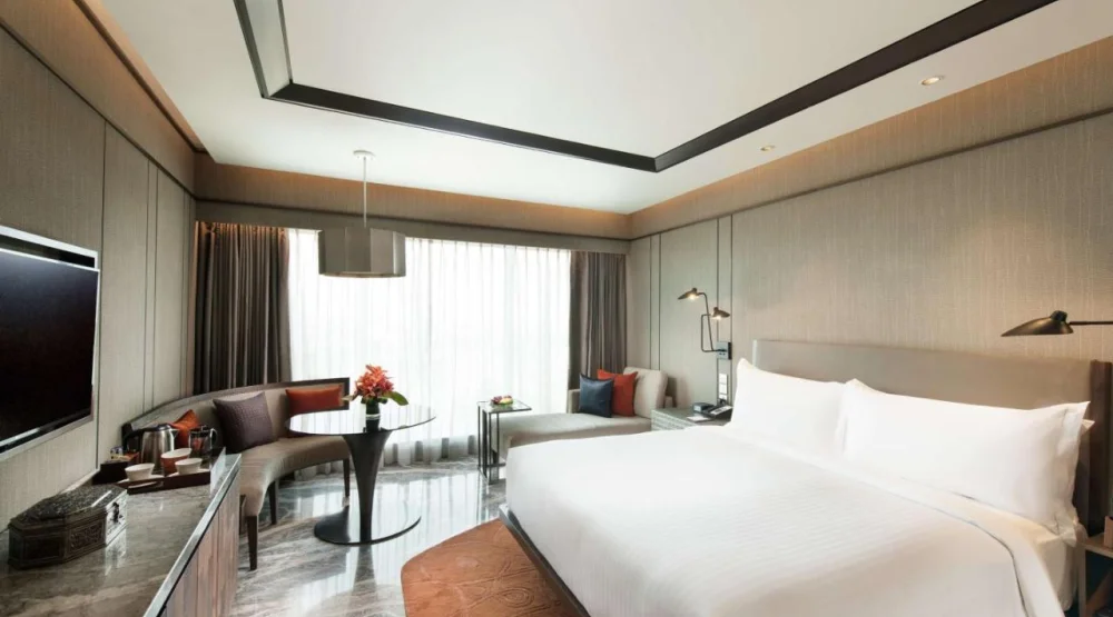 Deluxe King Room with Lake View and Bath Tub - High Floor at Conrad Bengaluru