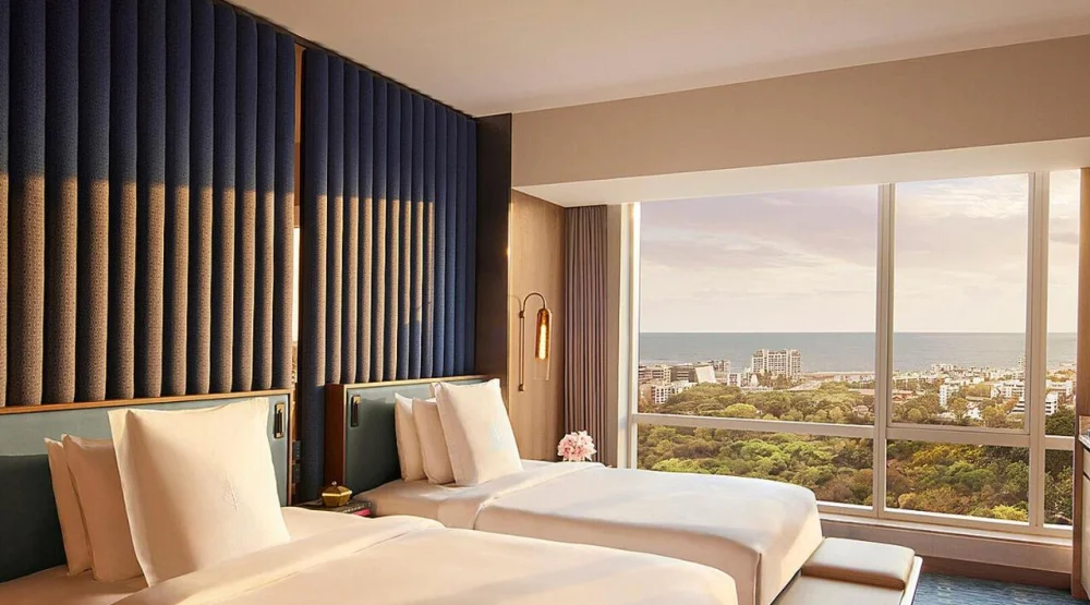 Deluxe Twin Room with Sea View at Four Seasons Hotel Mumbai