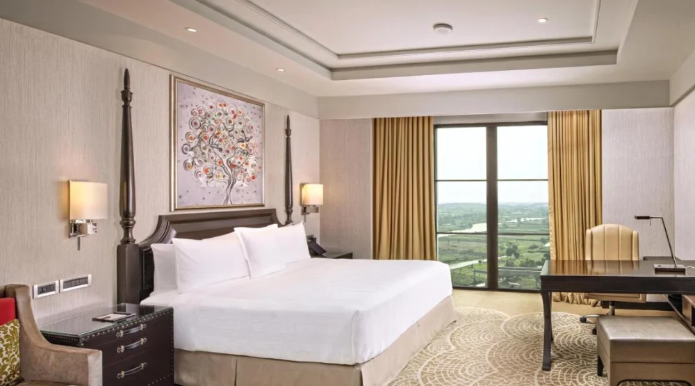 Towers Exclusive, Guest Room, One Queen at ITC Royal Bengal a Luxury Collection Hotel