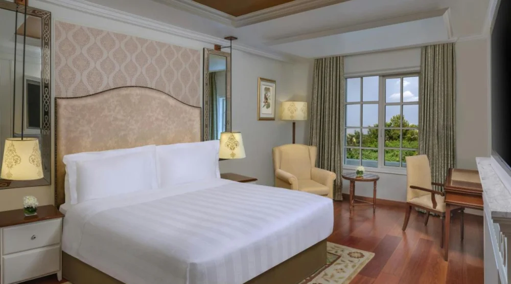 Queen Or Twin Room at ITC Windsor a Luxury Collection Hotel