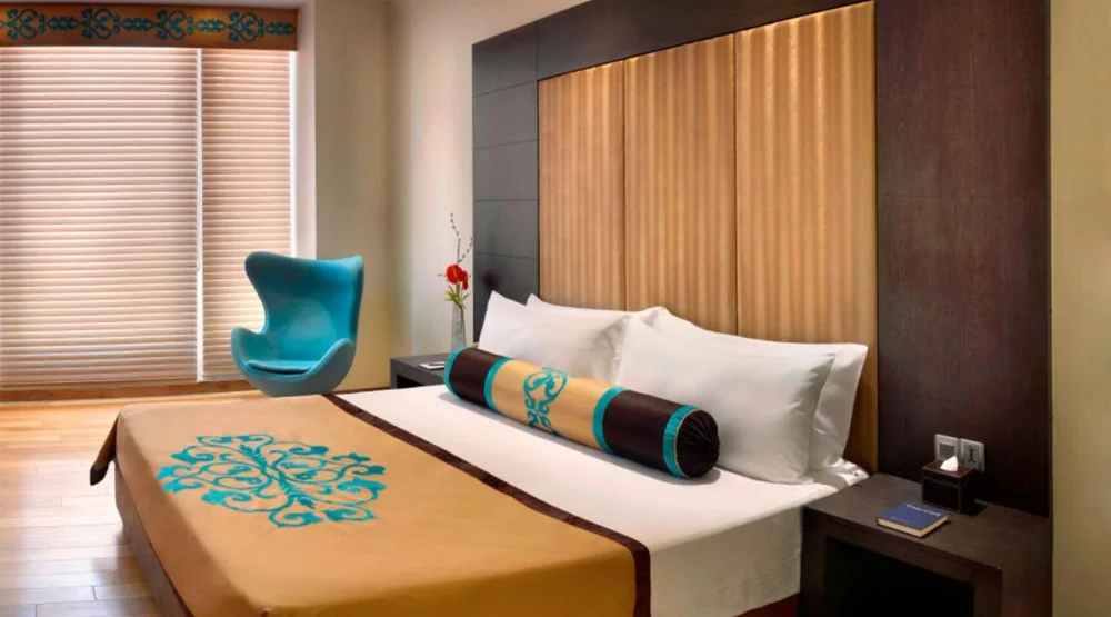 Deluxe King Room at The Lalit Great Eastern Kolkata