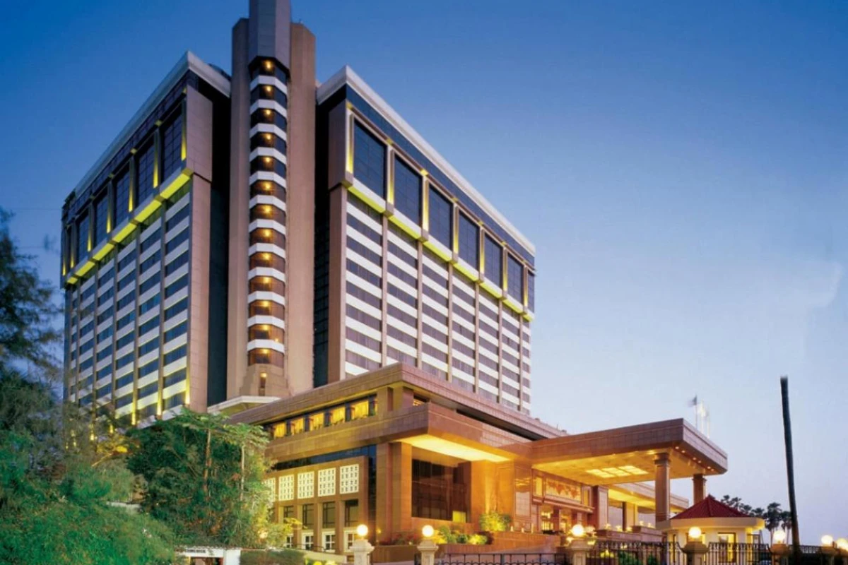 Taj Lands End - Hotel Photo 1