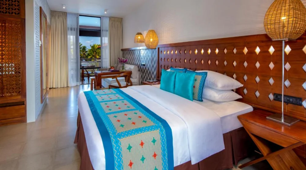 Deluxe Ocean View King at Cinnamon Bey Beruwala