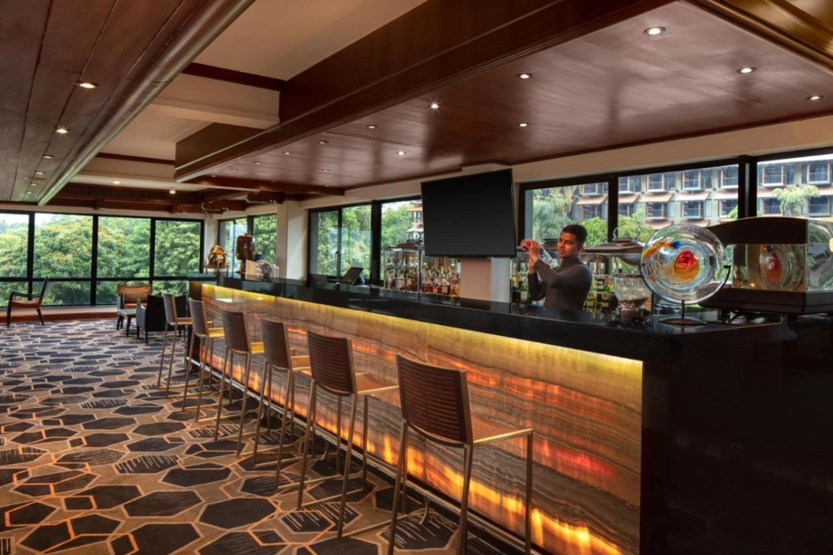 Earl's Regency - Hotel Photo 9