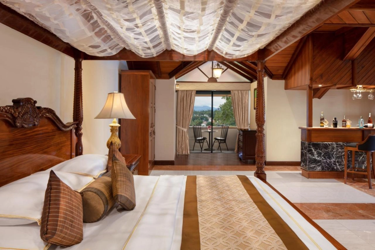 Earl's Regency - Hotel Photo 13