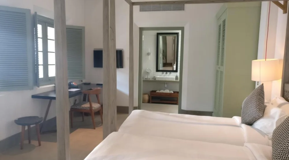 Twin Banyan Bedroom at Fort Bazaar