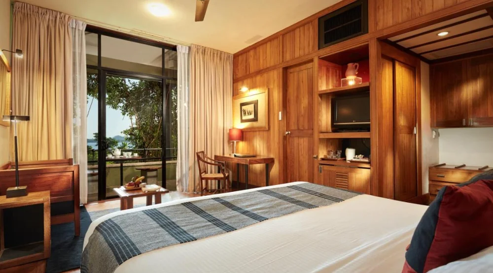 Luxury King Room at Heritance Kandalama