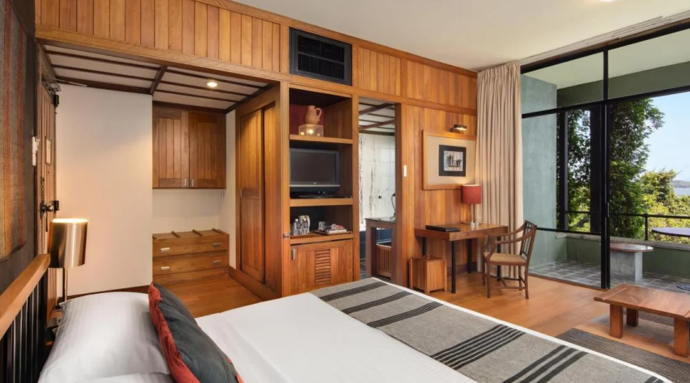 Luxury Twin Room at Heritance Kandalama