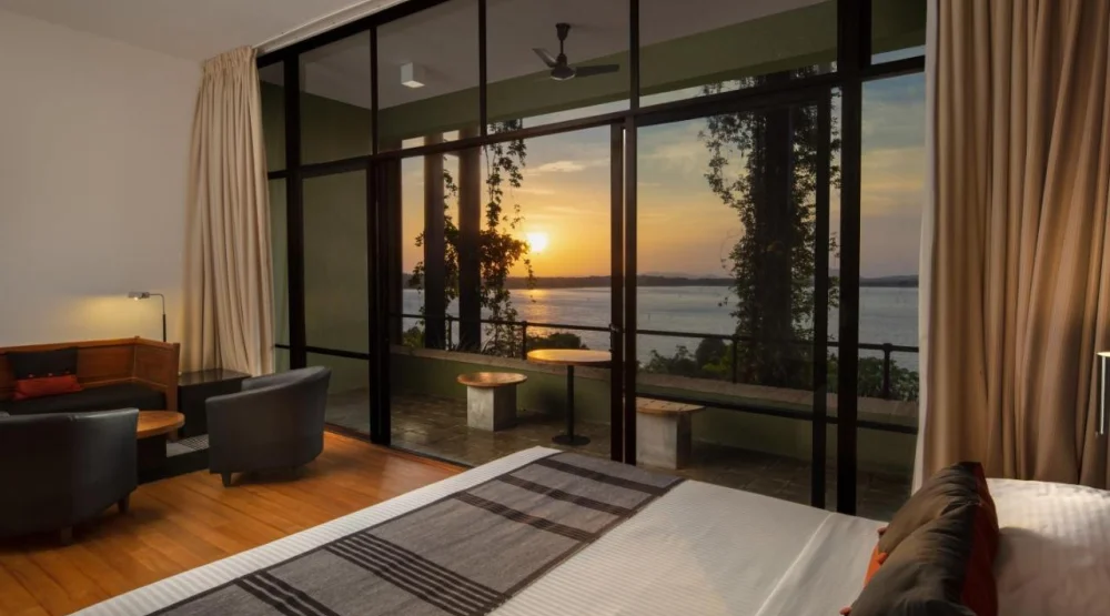 Luxury Panoramic King Room at Heritance Kandalama