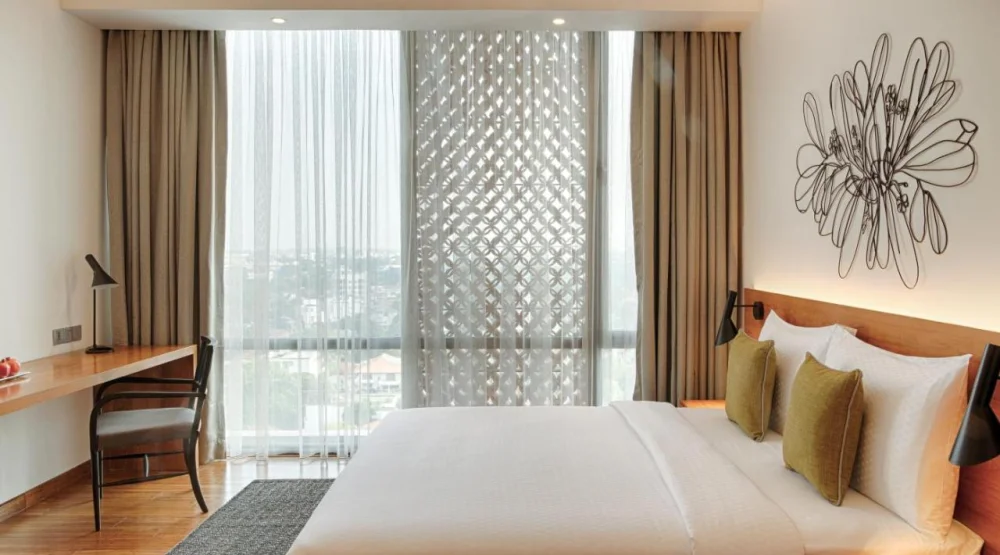 Deluxe Double Room at Jetwing Colombo Seven