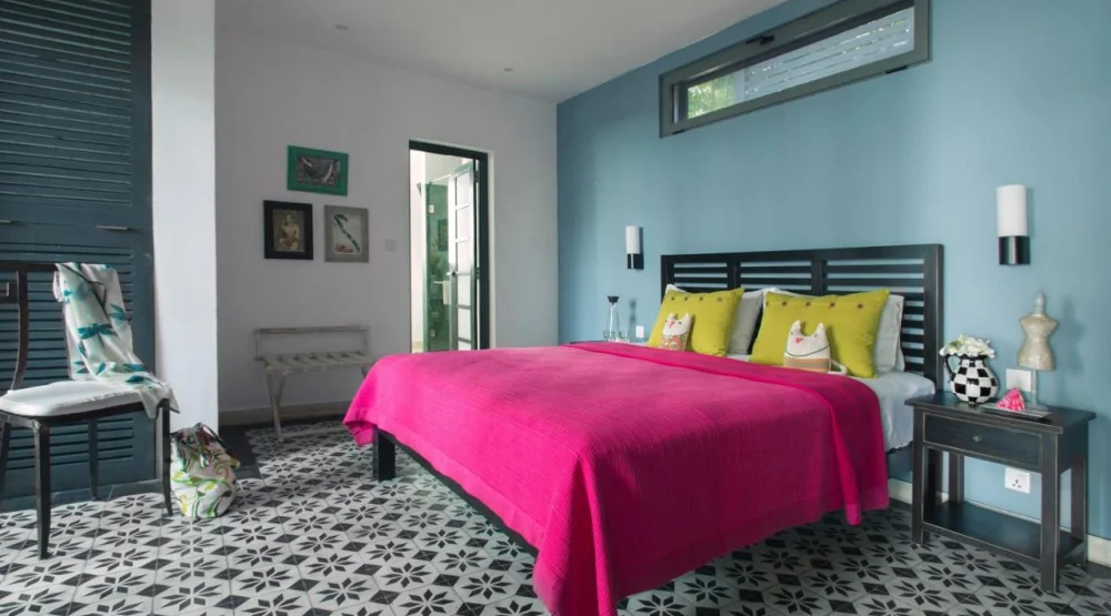 Suite E Pie at Owl & The Pussycat Hotel